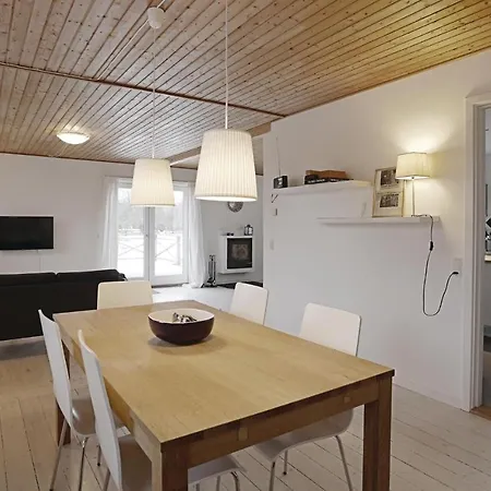 Дом отдыха Cozy In With Kitchen