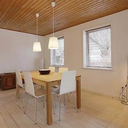 Дом отдыха Cozy In With Kitchen *